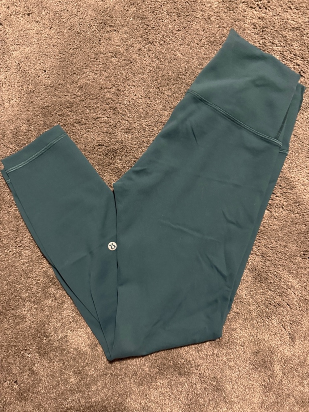 High-Waist Teal lululemon Leggings
Wunder train 25”
Size 6
